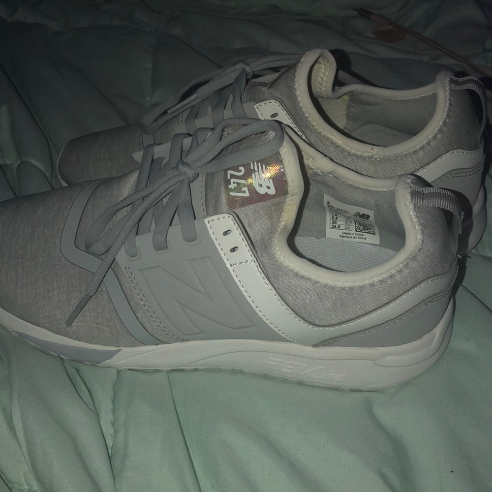 New balances never worn 💗